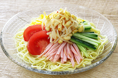 サラダもやしをトッピング！冷やし中華